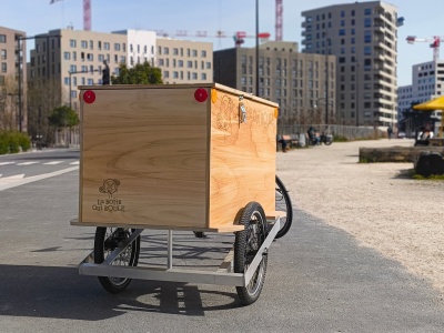 Caisse suspendue nue